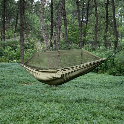 Outdoor-Hängematte mit Fallschirm für Abenteuer im Freien
